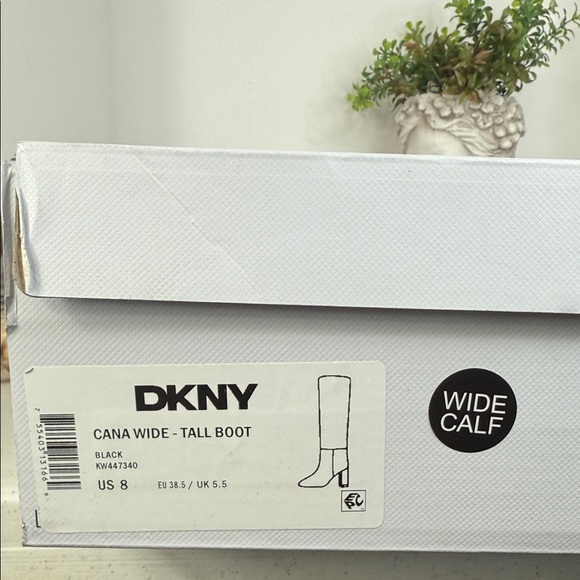 DKNY Women's Cana Block Heel Knee-High Boots Wide Calf Sz 8 - Picture 12 of 12